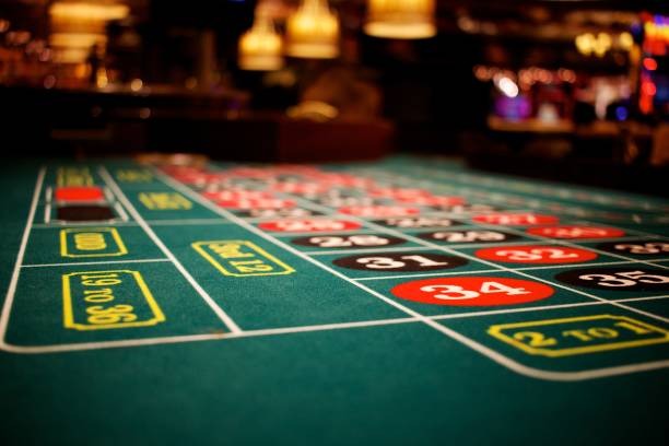 American Roulette live table on kopitoto mobile app with dealer and wheel